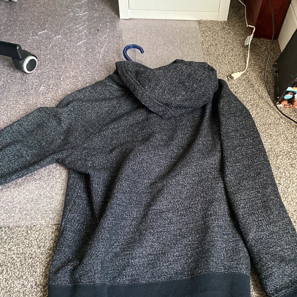 Medium roots pull over hoodie - Picture 2 of 3